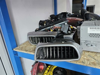 Porsche Cayenne çıkma kalorifer ızgarası