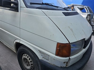 Volkswagen Transporter T4 çıkma sağ ön çamurluk beyaz