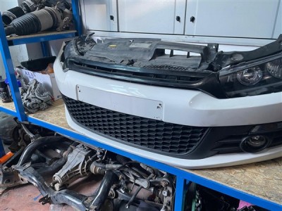 Volkswagen scirocco çıkma ön tampon ızgarası