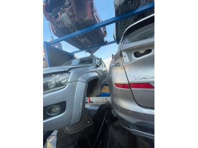 2012 volkswagen amarok sol ön çamurluk çıkma orjınal 2012 volkswagen amarok sol ön çamurluk çıkma orjınal