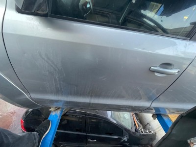 volkswagen amarok 2012 sol ön kapı çıkma orjınal volkswagen amarok 2012 sol ön kapı çıkma orjınal